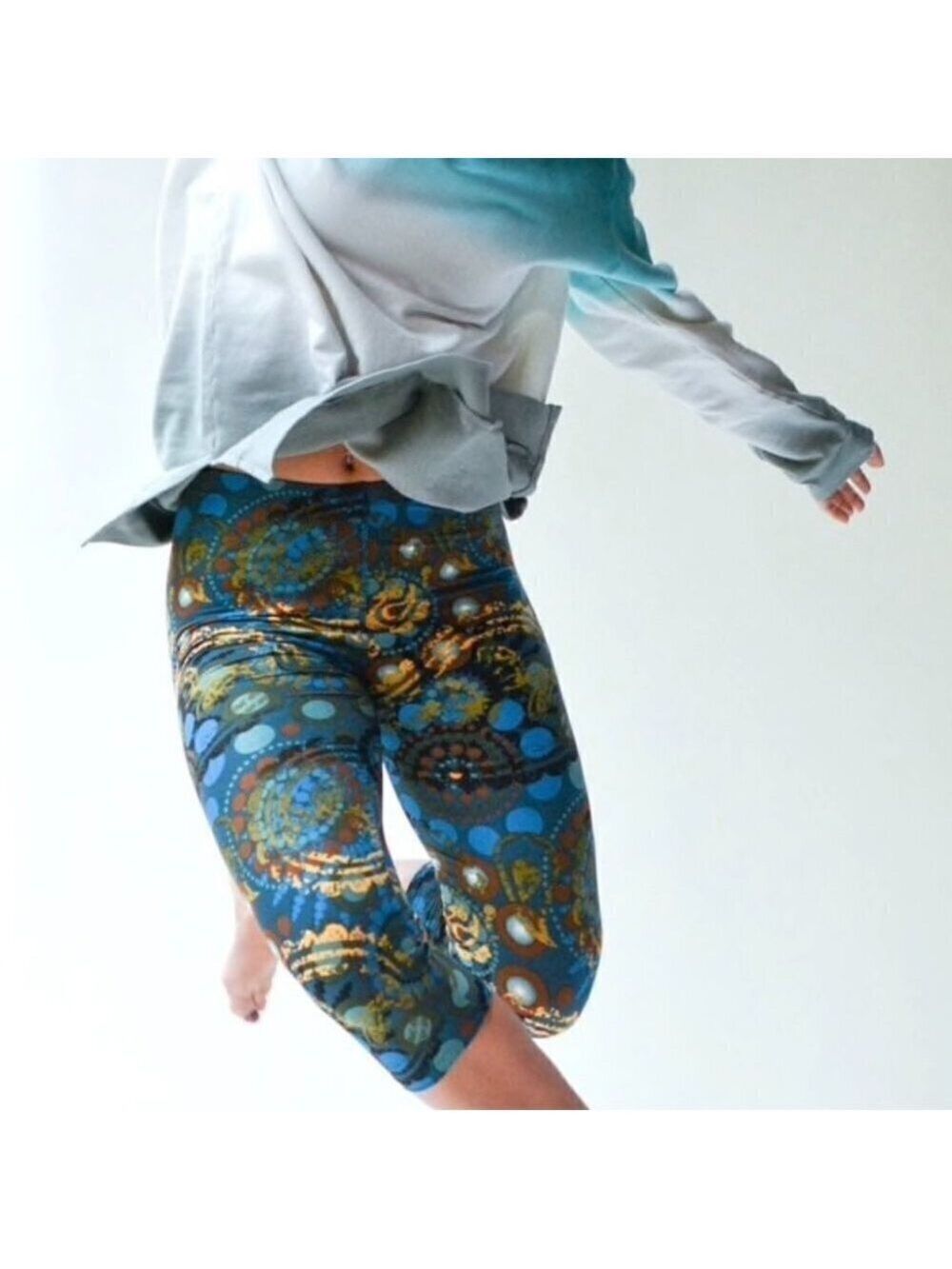 LEGGINGS DEPOT PAISLEY and Mandalas Print Teal Green Color Capri Size 10 NWT